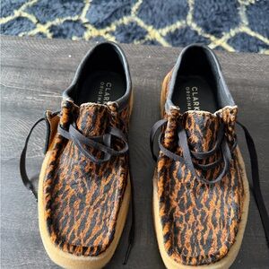 Clarks Men's Animal Print Loafers - Black and Tan